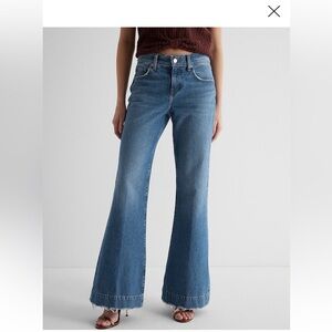 Express Mid-Ride 70s style flare jeans   Size 4 short